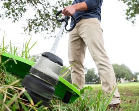 Greenworks tööriist 60 V 16-tolline juhtmeta akutrimmer ja 610 cfm lehepuhuri kombineeritud komplekt 2,5 Ah aku ja laadijaga 8H0T4V330