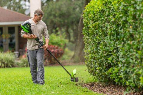 Greenworks tööriist 60 V 17-tolline juhtmeta aku harjadeta trimmer süsinikkiust võlliga 4,0 ah aku ja laadijaga 8H0T4V63