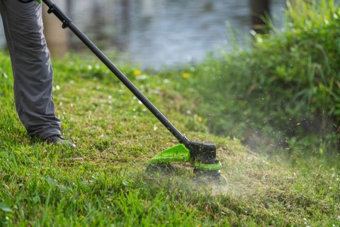 Greenworks tööriist 60 V 17-tolline juhtmeta aku harjadeta trimmer süsinikkiust võlliga 4,0 ah aku ja laadijaga 8H0T4V63