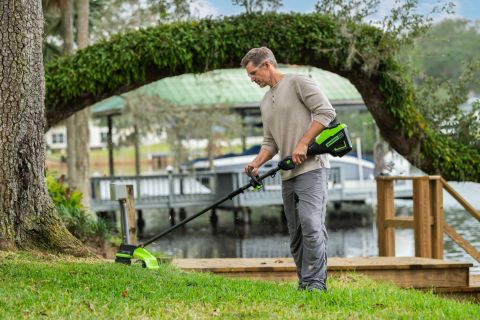 Greenworks tööriist 60 V 17-tolline juhtmeta aku harjadeta trimmer süsinikkiust võlliga 4,0 ah aku ja laadijaga 8H0T4V63