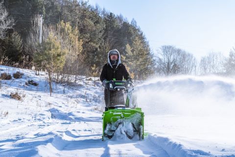 Greenworks tööriist 80 V kaheastmeline lumepuhur + lumelabida kombineeritud komplekt koos (2) 5,0 ah aku ja kahe pordiga kiirlaadijaga 8H0T4V270